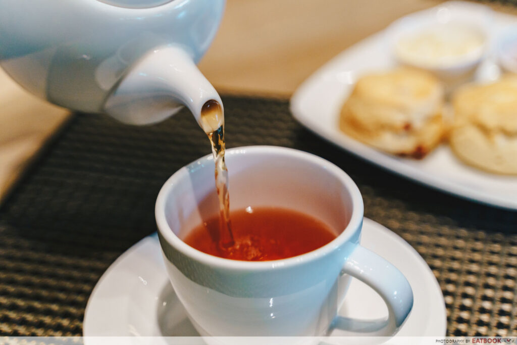 singapore-marriott-tang-plaza-hotel-mao-shan-wang-durian-afternoon-tea-2026-tea-pour