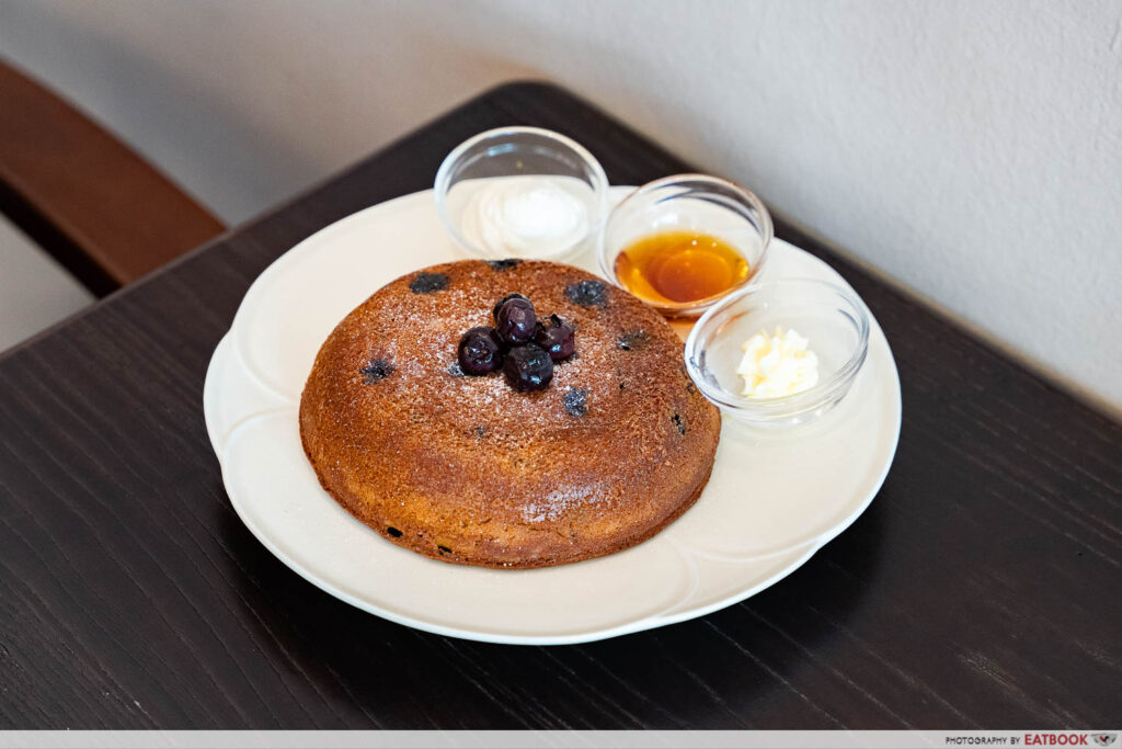 space23-cafe-blueberry-pancakes
