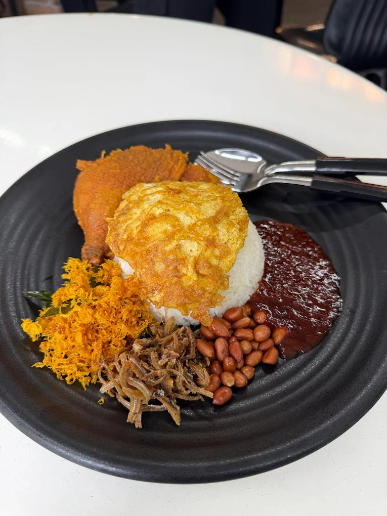 777-famous-coffeeshop-nasilemak