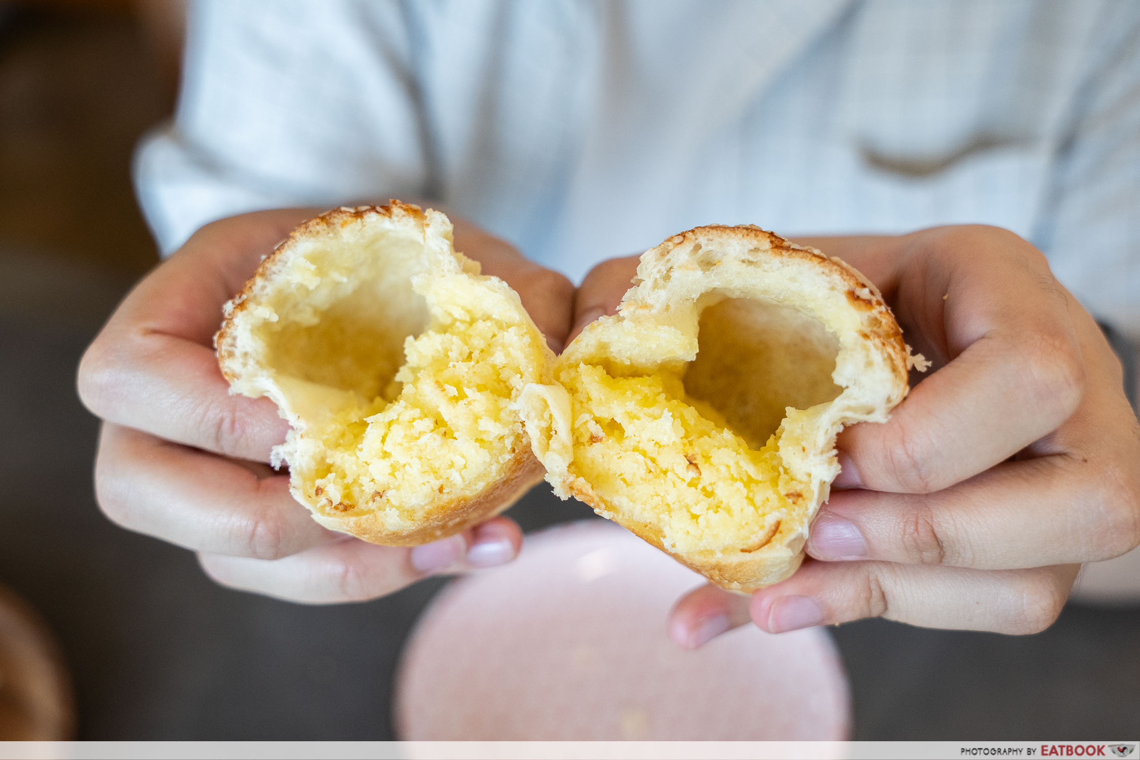 so-good-bakery-hk-cocktail-bun-interaction-cross-section