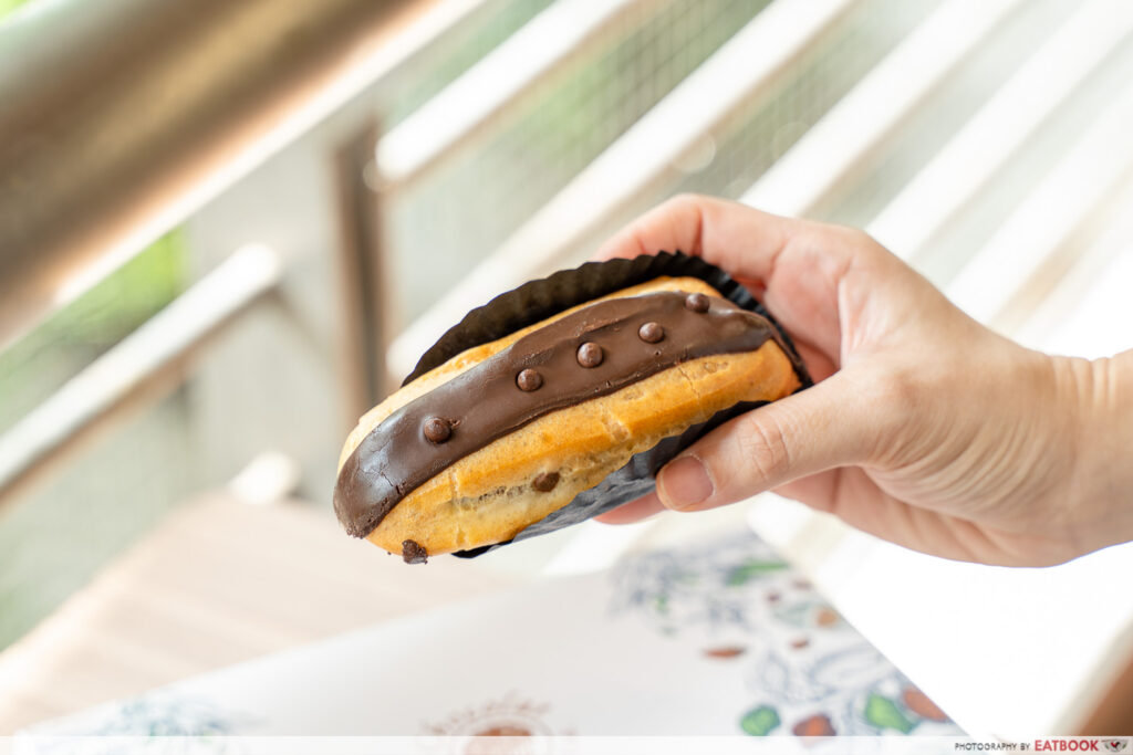 chocolat-n-spice-eclair