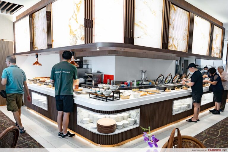 crystal-cafe-row
