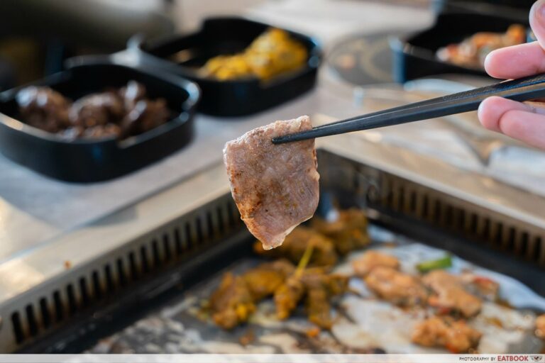 jing-australian-wagyu-mb-8-9-interaction