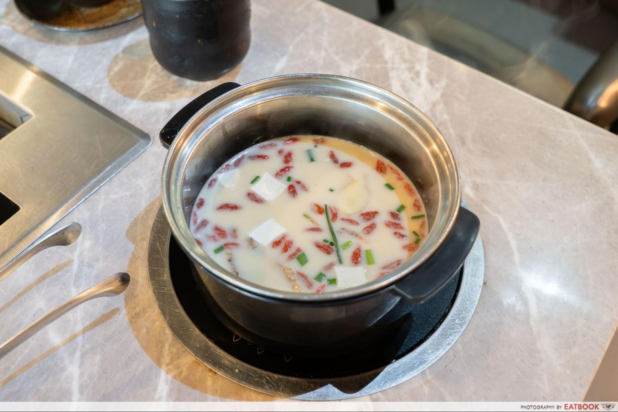 jing-creamy-herbal-chicken-soup-establishment