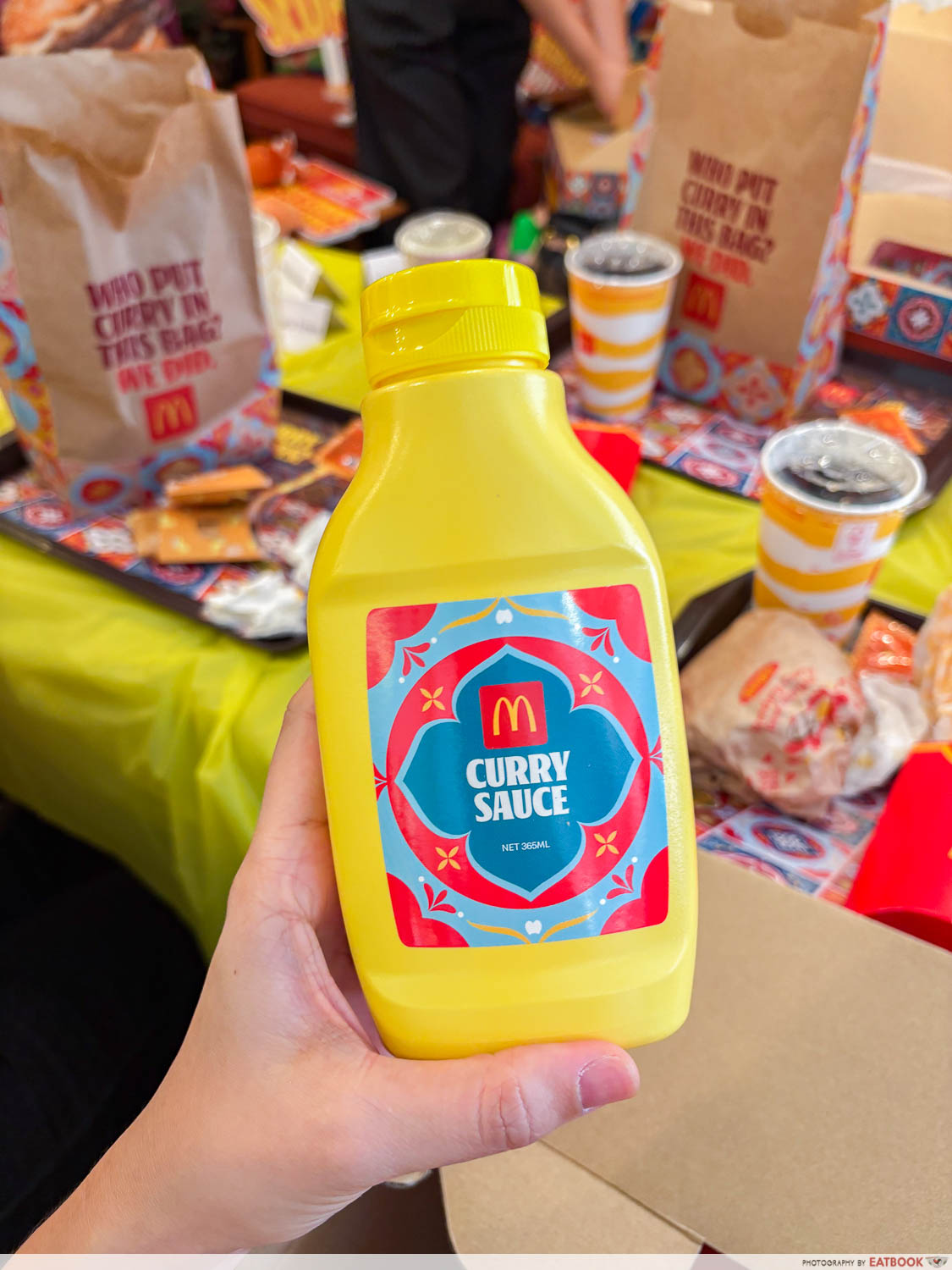 mcdonalds-old-chang-kee-national-day-2026-curry-sauce-bottle-interaction