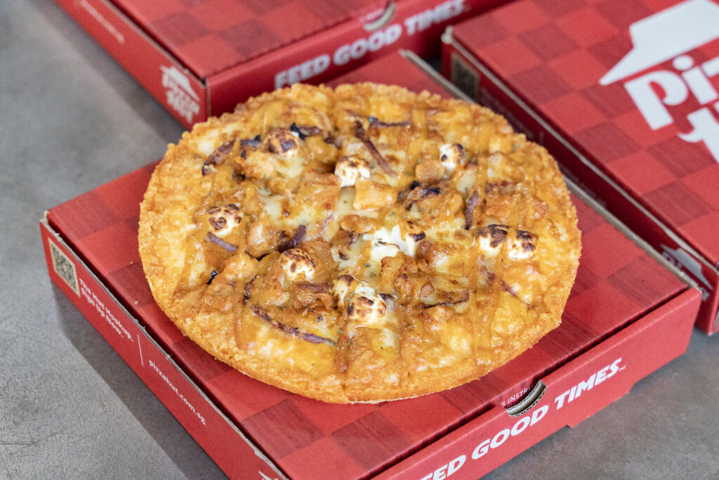 pizza-hut-cheesy-otah