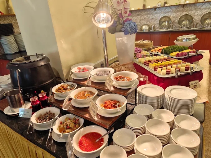 porridge-buffet-trishaw-coffee-house-hyphae