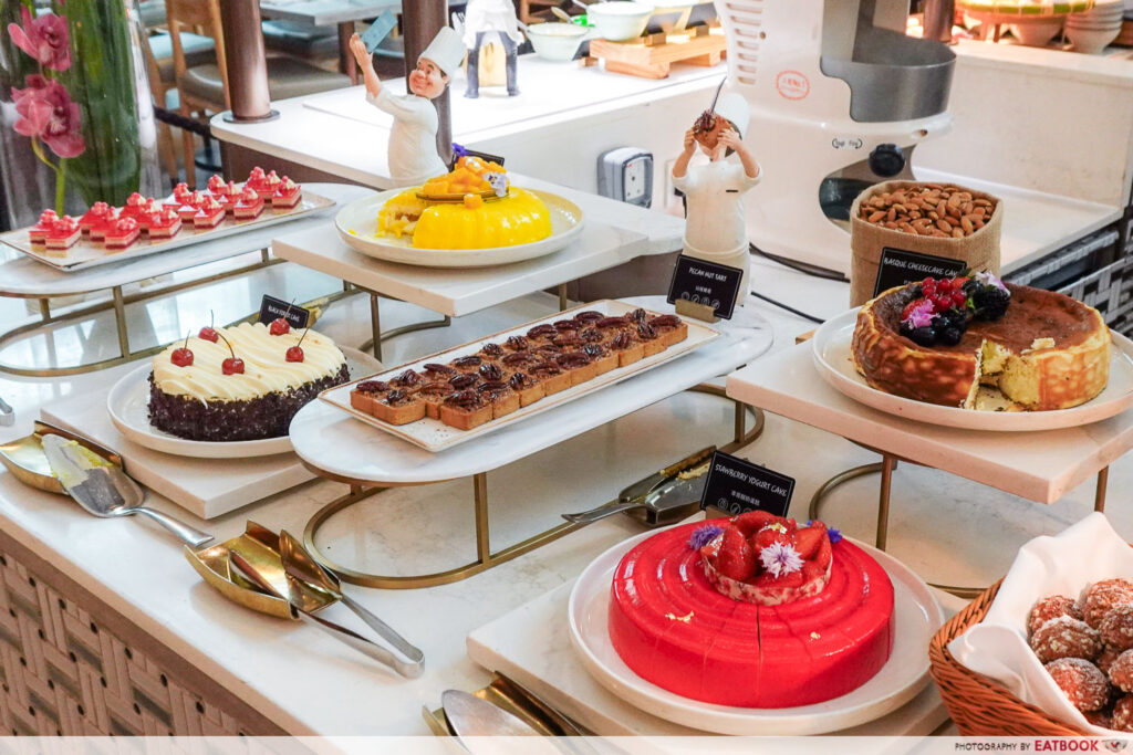 rise-restaurant-mbs-buffet-desserts-cakes