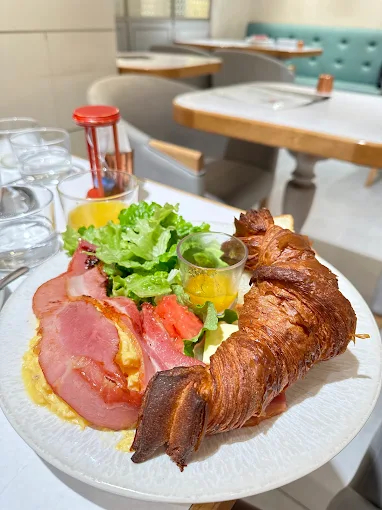 rituel-cafe-croissant