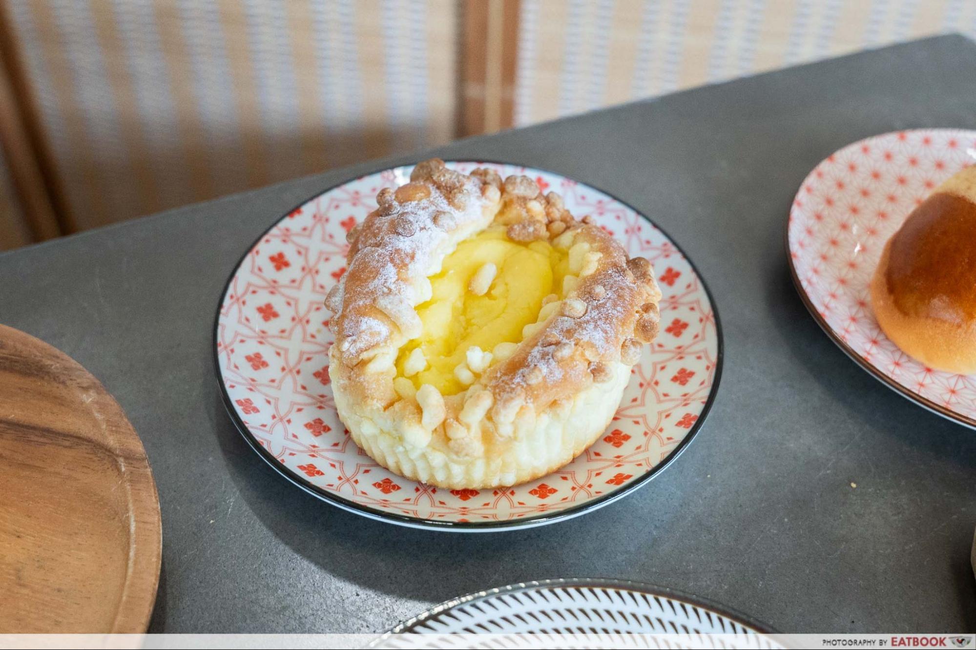 so-good-bakery-lemon-custard-bun-establishment