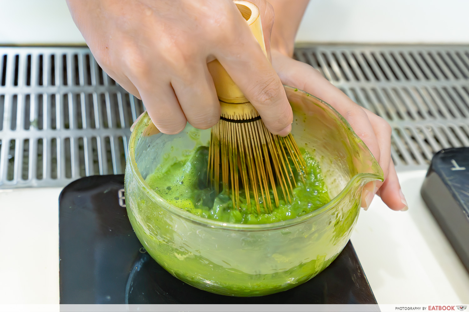 matcha-central-whisking-matcha-close-up