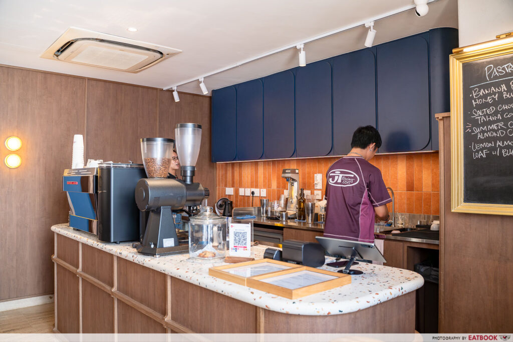 maxi-coffee-bar-counter