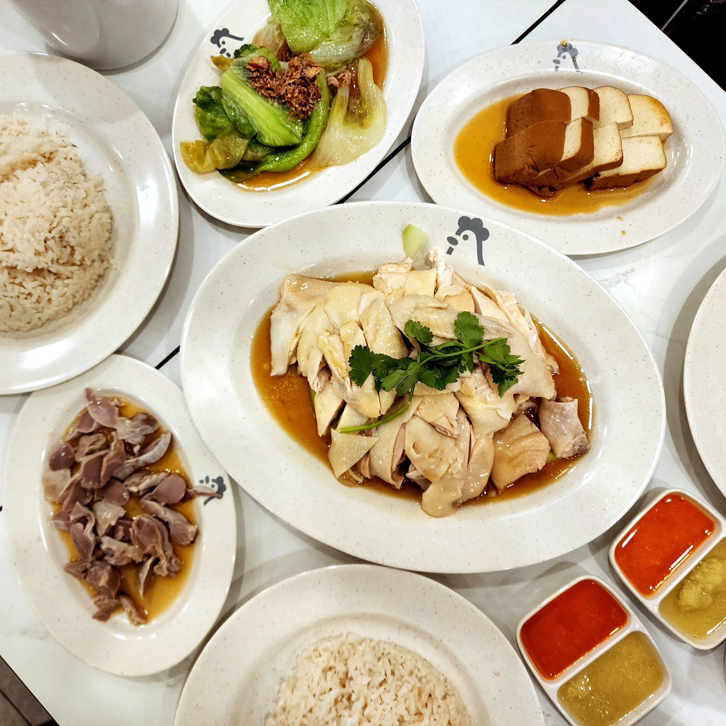 sam-leong-st-chicken-rice-flatlay