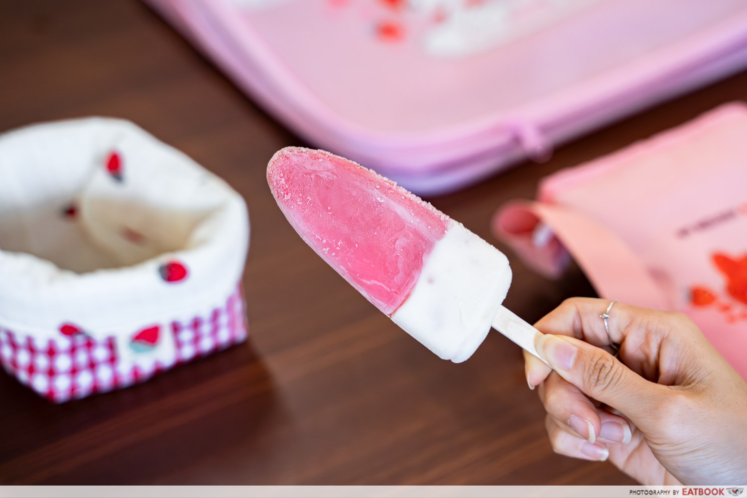 Magnolia My Melody & Kuromi Strawberry and Yoghurt Ice Confection