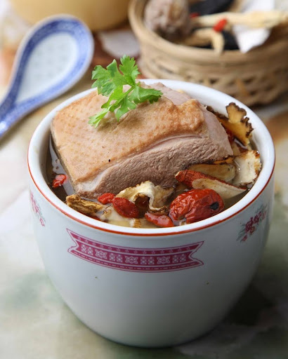 Food-opera-herbal-soup