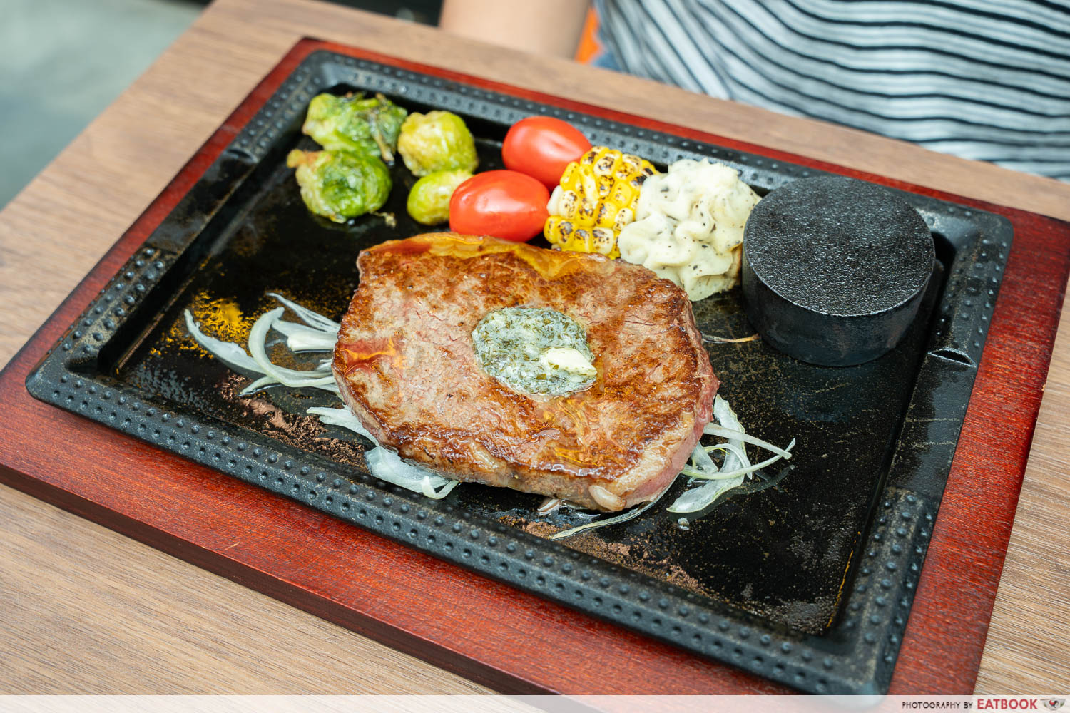 bari-bari-grand-steak-flatlay