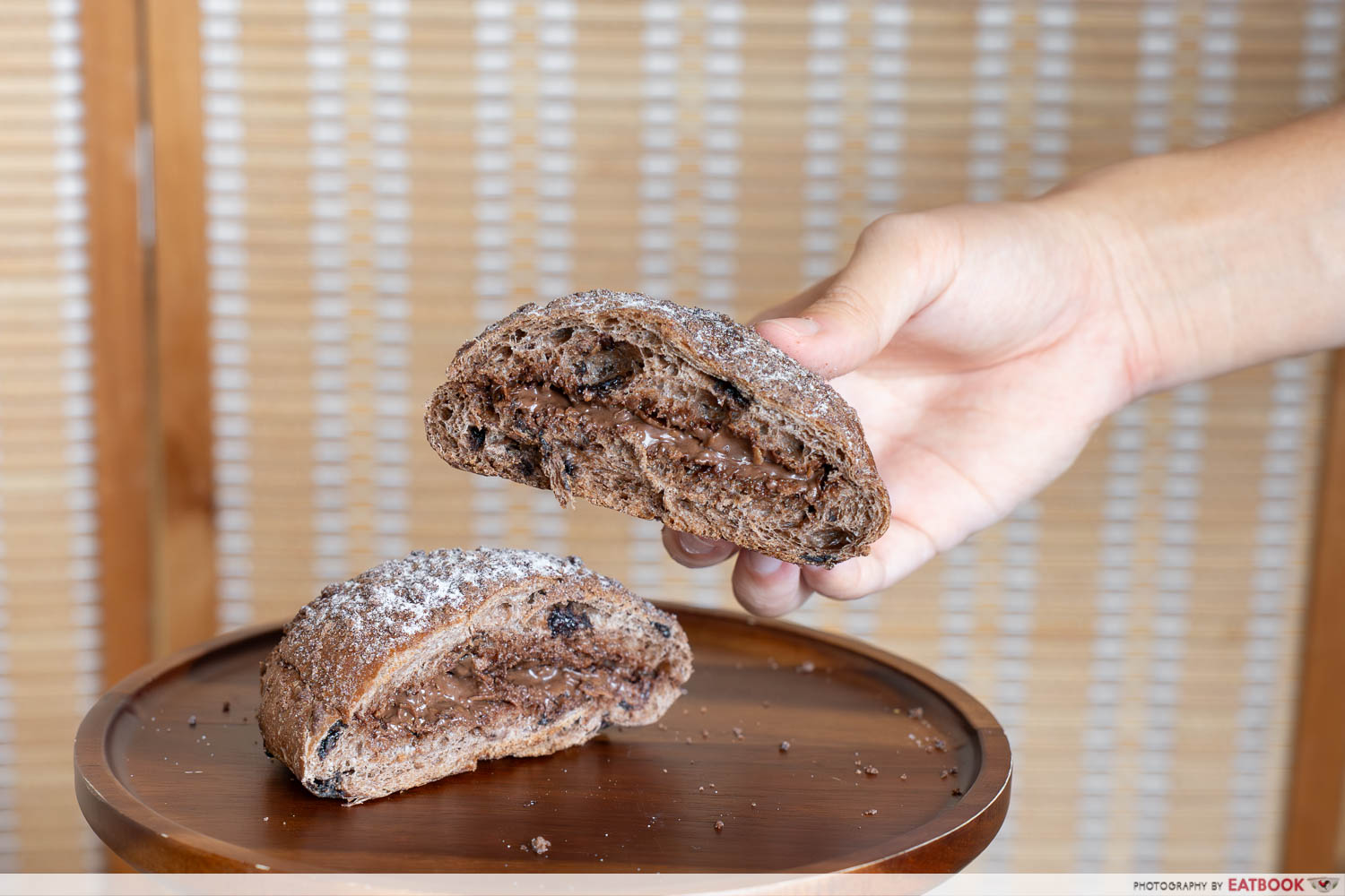 breadtalk-hazel-cacao-bun-crosssect