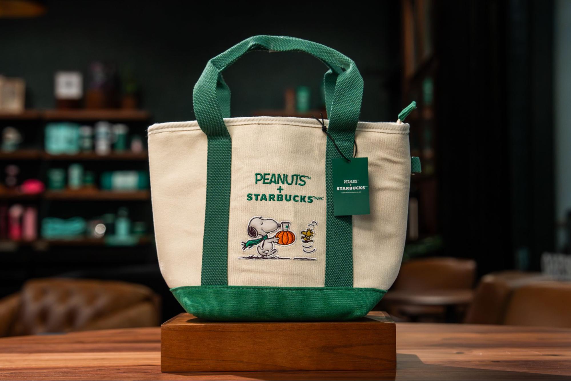 starbucks-peanuts-snoopy-tote-bag