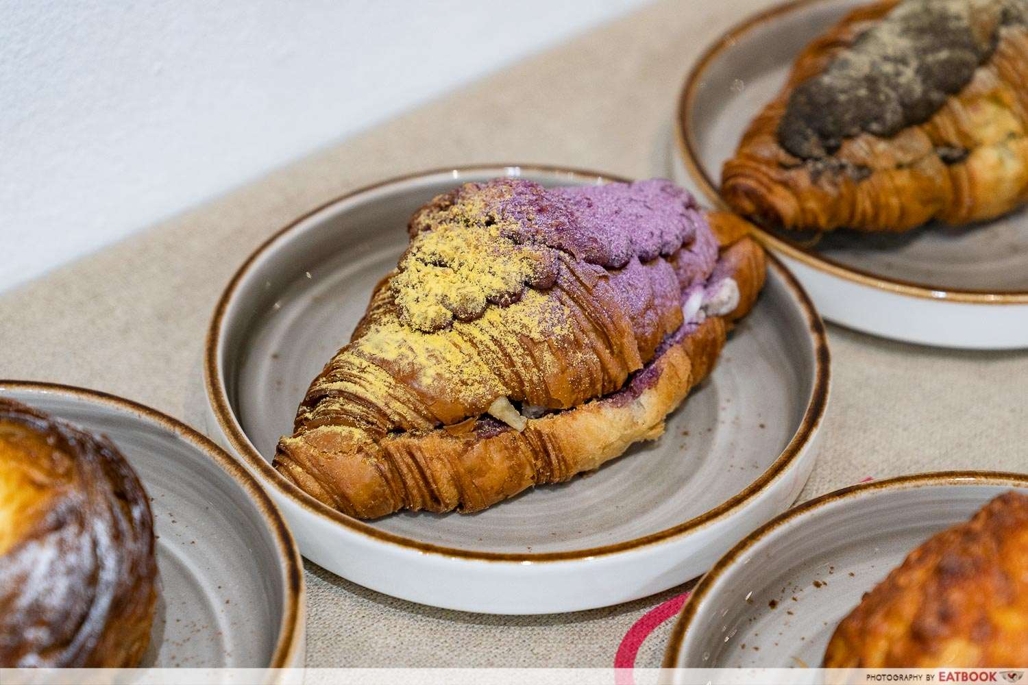 la levain croissant intro shot
