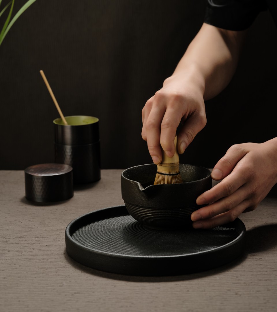 nintea-matcha-whisking-shot
