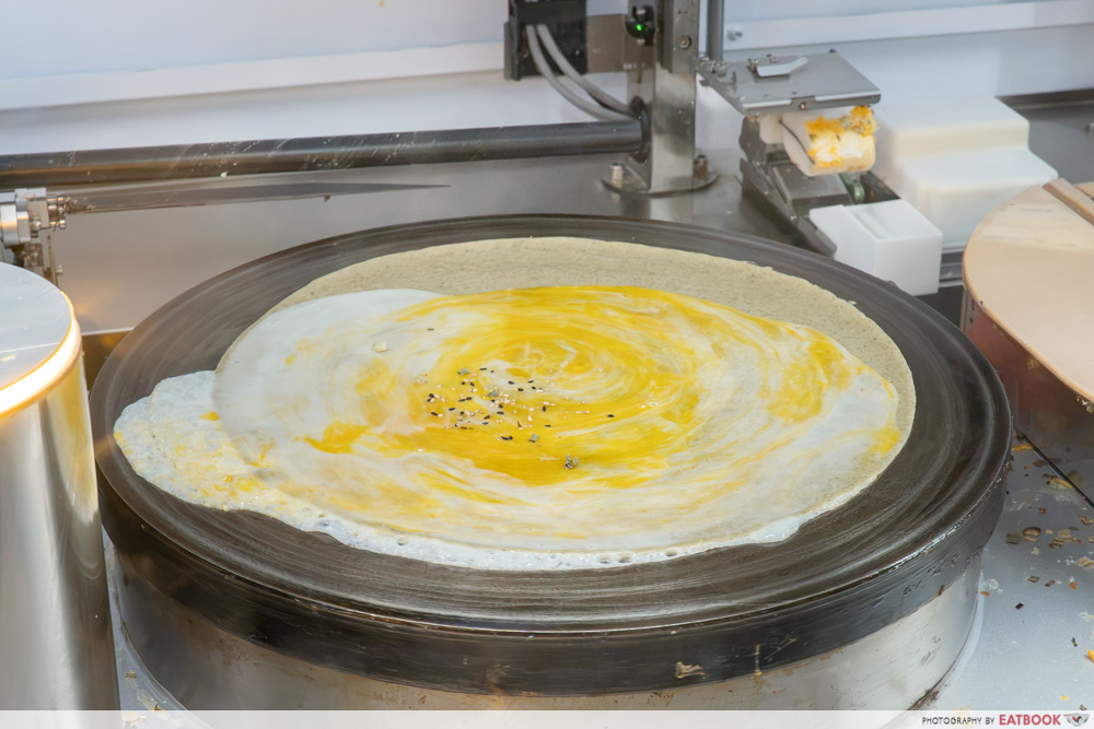 Pancake-egg on batter