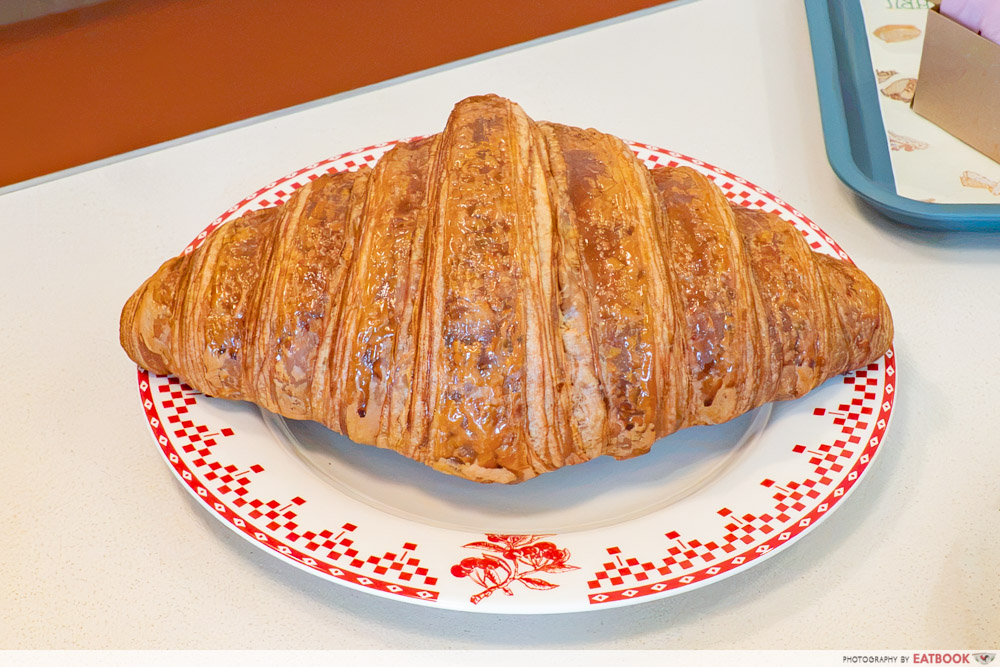 We Tried Tiong Bahru Bakery’s New XXL Croissant Before Its Launch: Here’s Our Verdict We Tried Tiong Bahru Bakery’s New XXL Croissant Before Its Launch: Here’s Our Verdict
