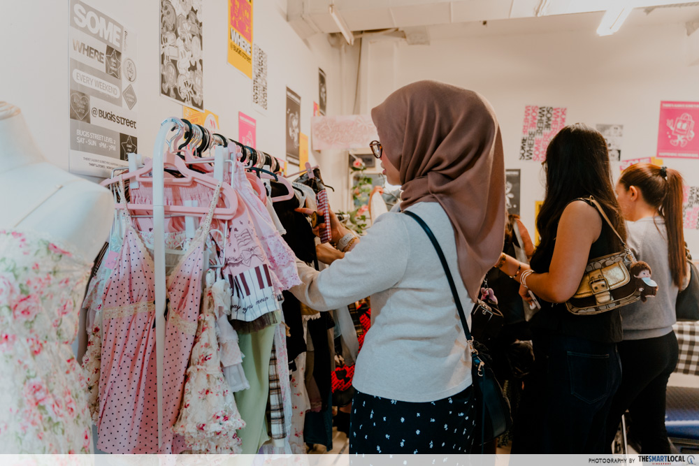 bugis street shopping shot