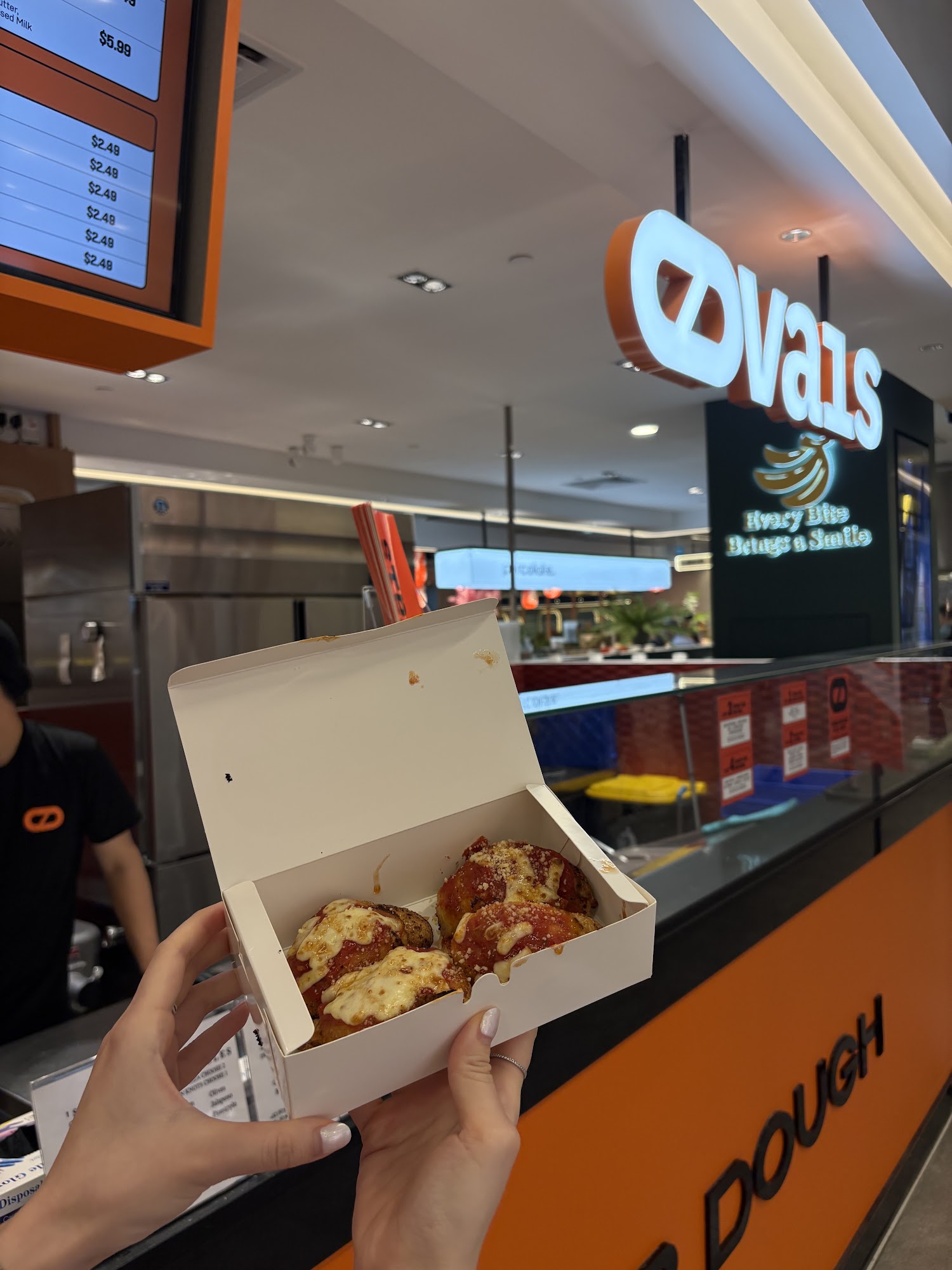 ovals-pizza-rolls