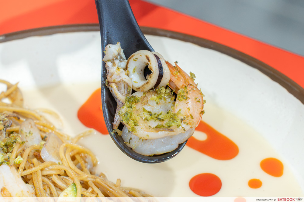 woksta-laksa-pasta-seafood-close-up